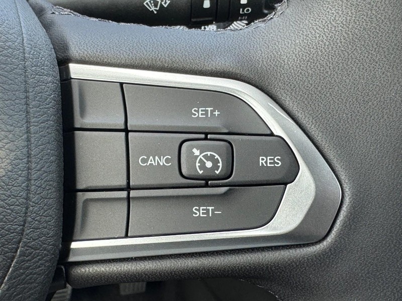 Jeep Compass Vehicle Full-screen Gallery Image 13