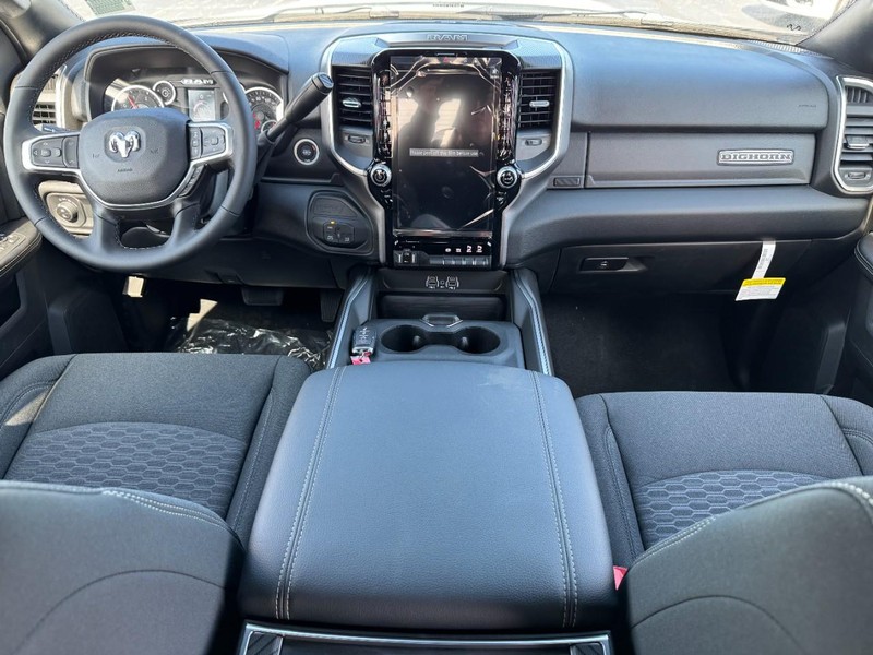 Ram 2500 Vehicle Full-screen Gallery Image 6