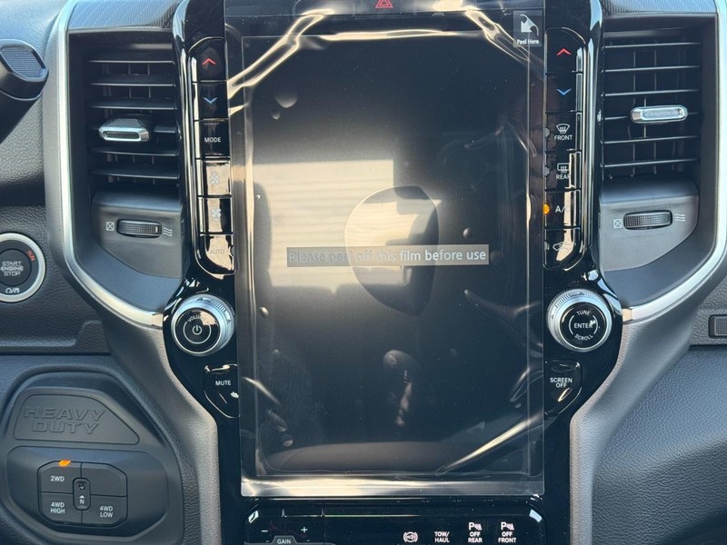Ram 2500 Vehicle Full-screen Gallery Image 8
