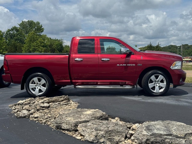 Ram 1500 Vehicle Full-screen Gallery Image 2
