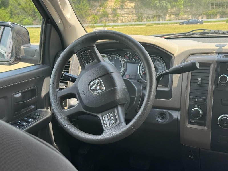 Ram 1500 Vehicle Full-screen Gallery Image 11