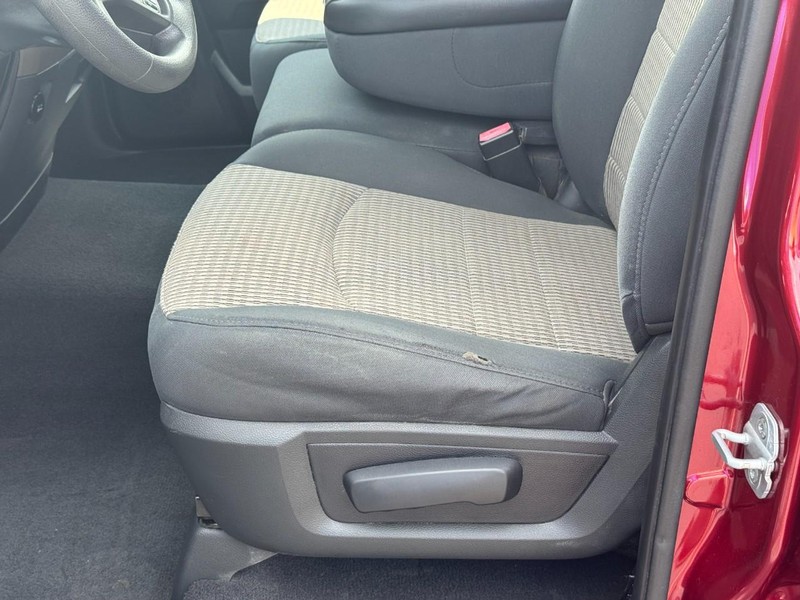 Ram 1500 Vehicle Full-screen Gallery Image 14