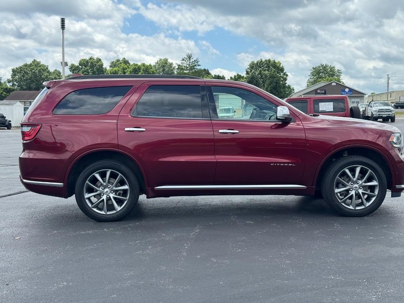 Dodge Durango Vehicle Full-screen Gallery Image 2