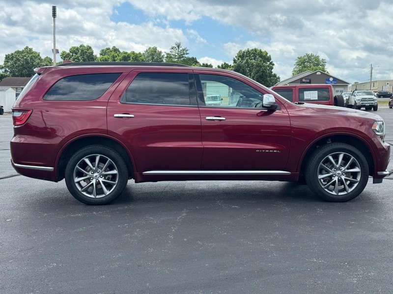 Dodge Durango Vehicle Full-screen Gallery Image 3