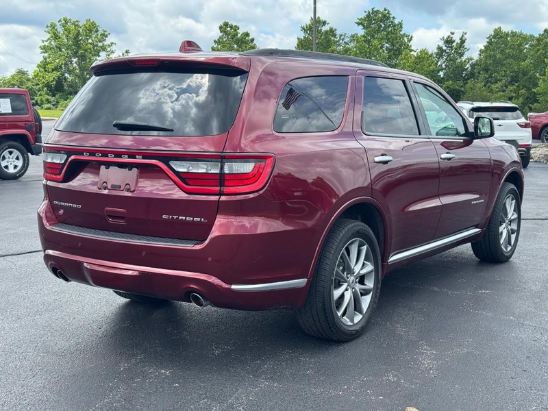Dodge Durango Vehicle Full-screen Gallery Image 4
