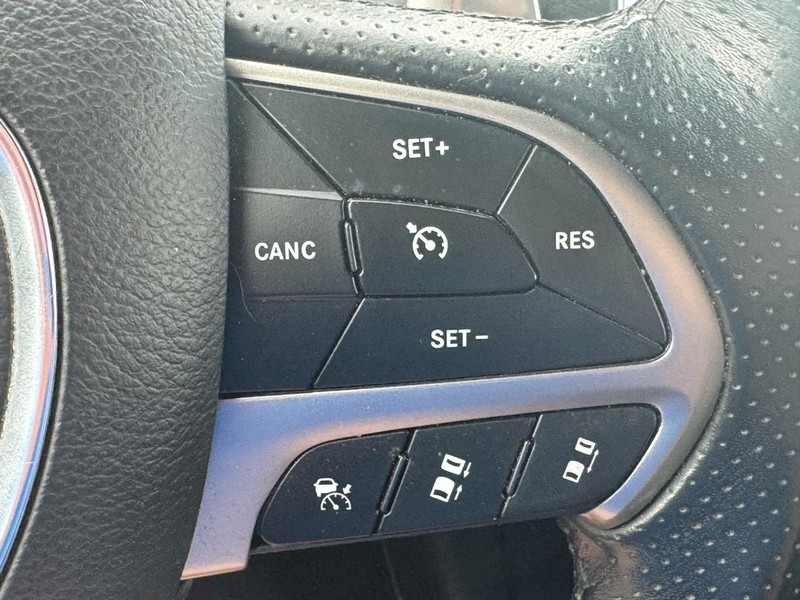 Dodge Durango Vehicle Full-screen Gallery Image 25