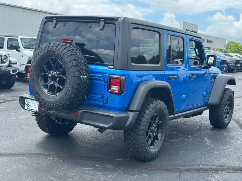 Jeep Wrangler Vehicle Full-screen Gallery Image 3