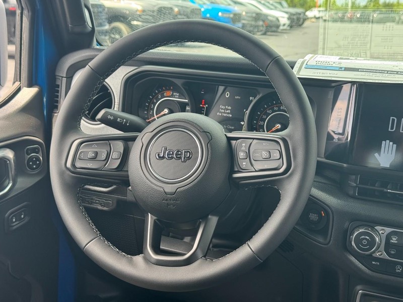 Jeep Wrangler Vehicle Full-screen Gallery Image 9