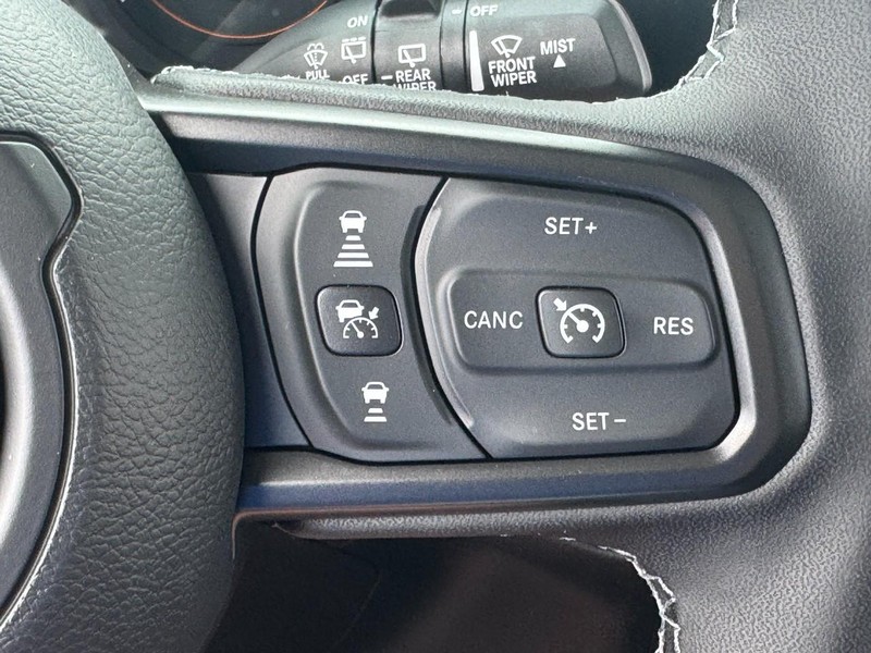 Jeep Wrangler Vehicle Full-screen Gallery Image 15