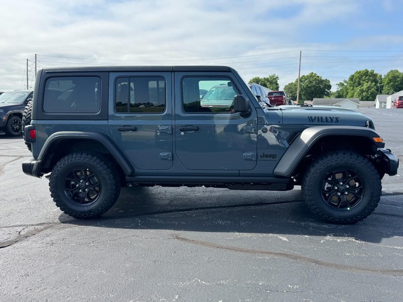 Jeep Wrangler Vehicle Full-screen Gallery Image 2