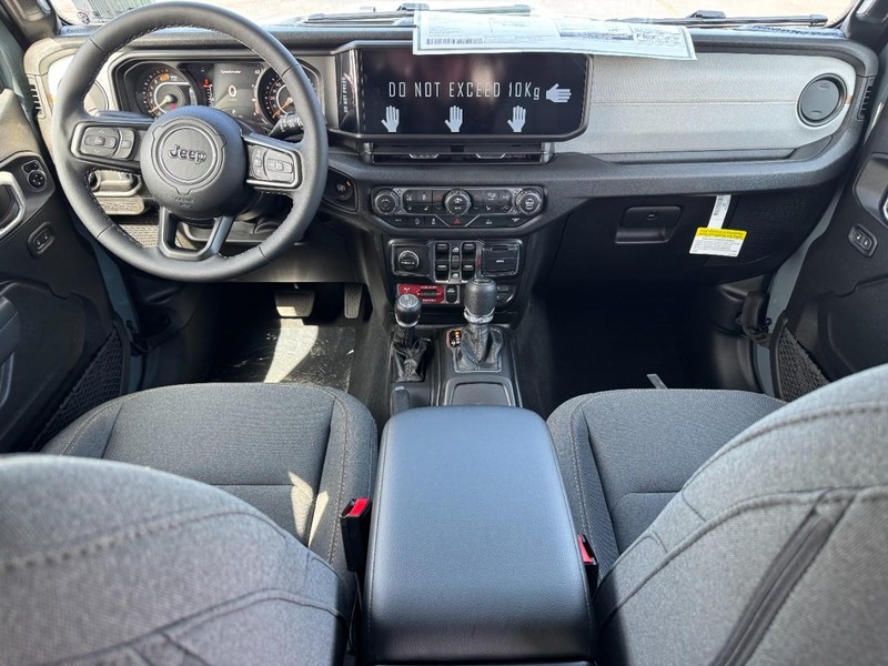 Jeep Wrangler Vehicle Full-screen Gallery Image 6