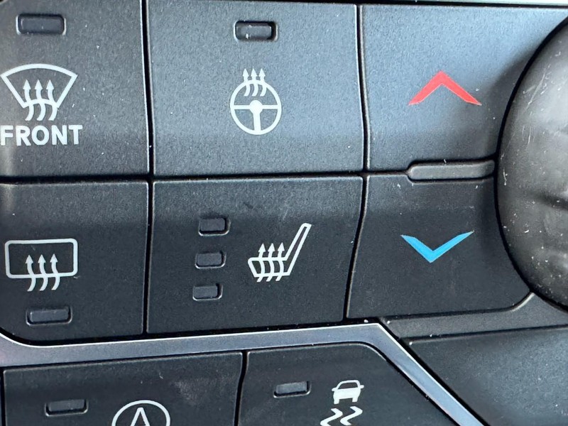 Jeep Wrangler Vehicle Full-screen Gallery Image 14