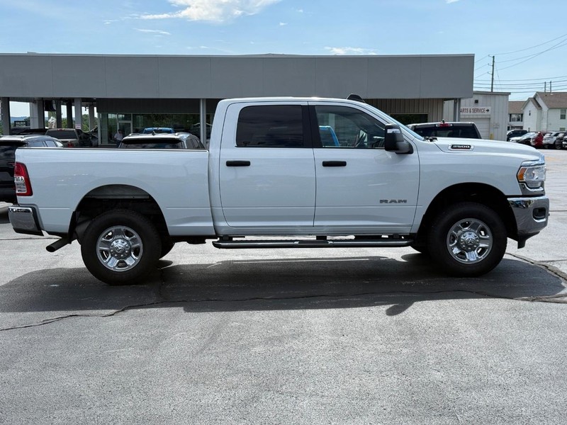 Ram 2500 Vehicle Full-screen Gallery Image 2