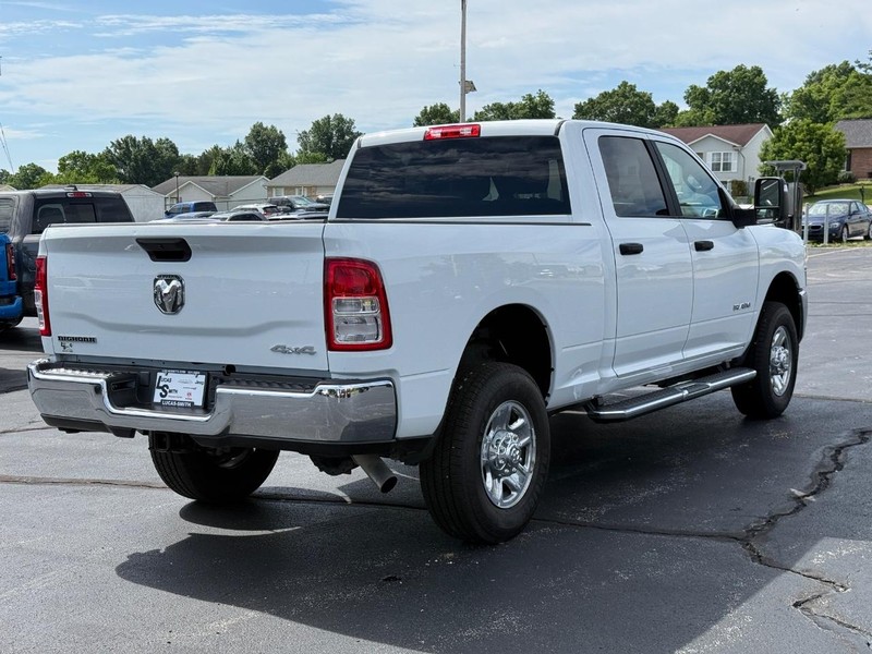 Ram 2500 Vehicle Full-screen Gallery Image 3