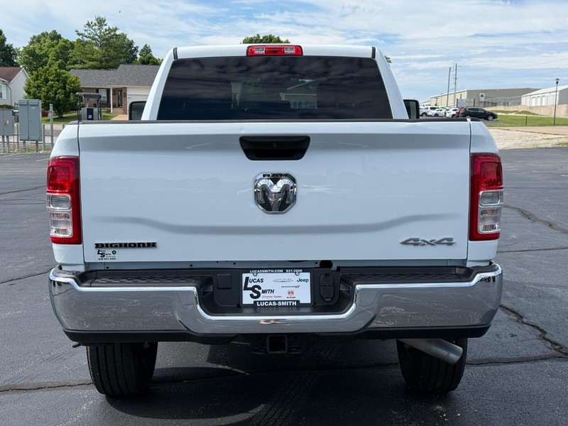 Ram 2500 Vehicle Full-screen Gallery Image 5