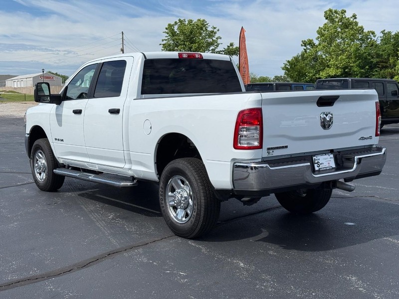 Ram 2500 Vehicle Full-screen Gallery Image 6