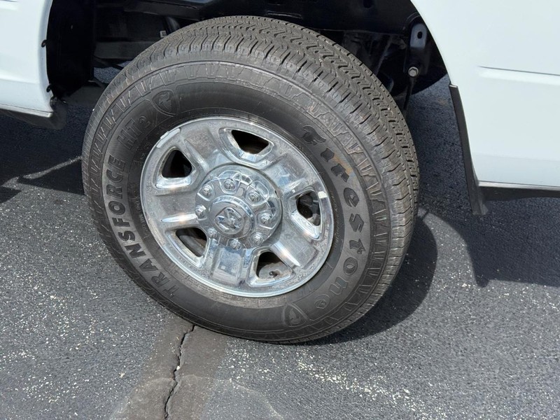 Ram 2500 Vehicle Full-screen Gallery Image 7