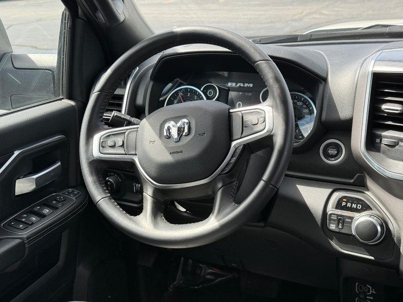 Ram 2500 Vehicle Full-screen Gallery Image 13