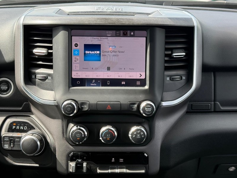 Ram 2500 Vehicle Full-screen Gallery Image 14