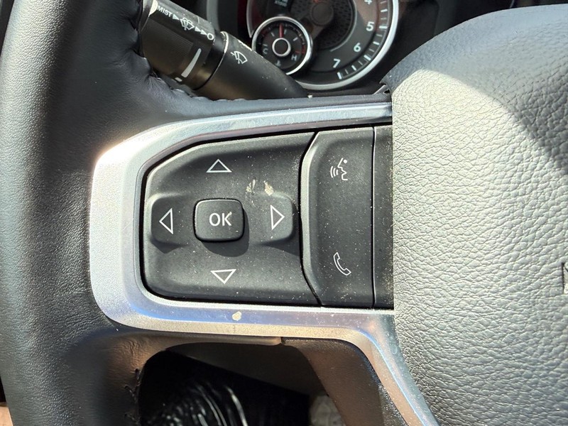 Ram 2500 Vehicle Full-screen Gallery Image 17