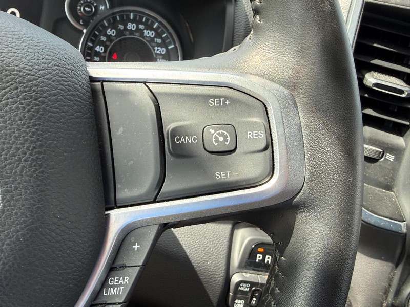 Ram 2500 Vehicle Full-screen Gallery Image 18