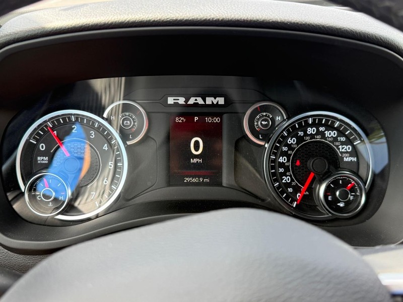 Ram 2500 Vehicle Full-screen Gallery Image 19
