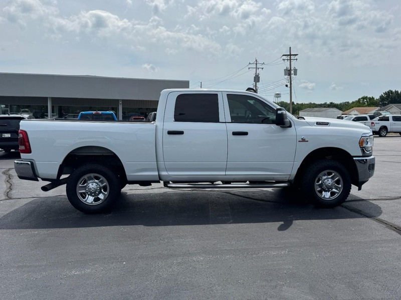 Ram 2500 Vehicle Full-screen Gallery Image 2