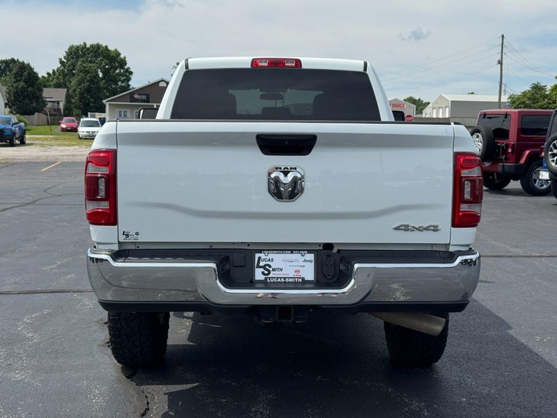 Ram 2500 Vehicle Full-screen Gallery Image 5