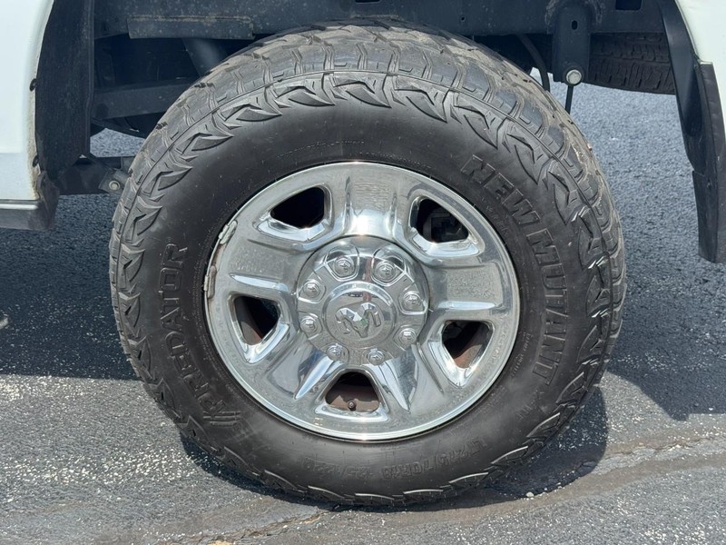Ram 2500 Vehicle Full-screen Gallery Image 7