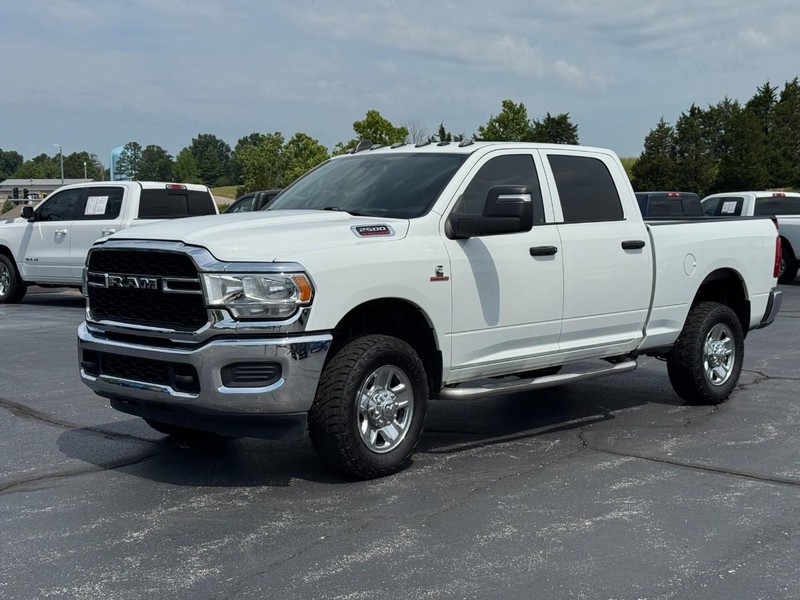 Ram 2500 Vehicle Full-screen Gallery Image 9