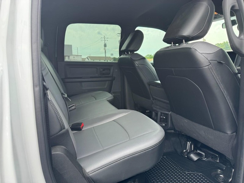 Ram 2500 Vehicle Full-screen Gallery Image 11