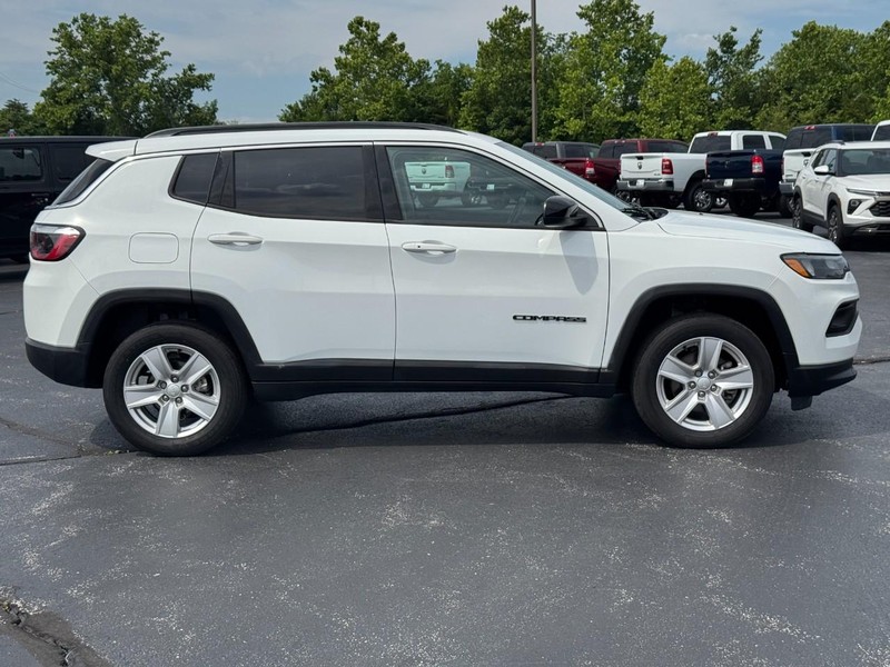 Jeep Compass Vehicle Full-screen Gallery Image 02