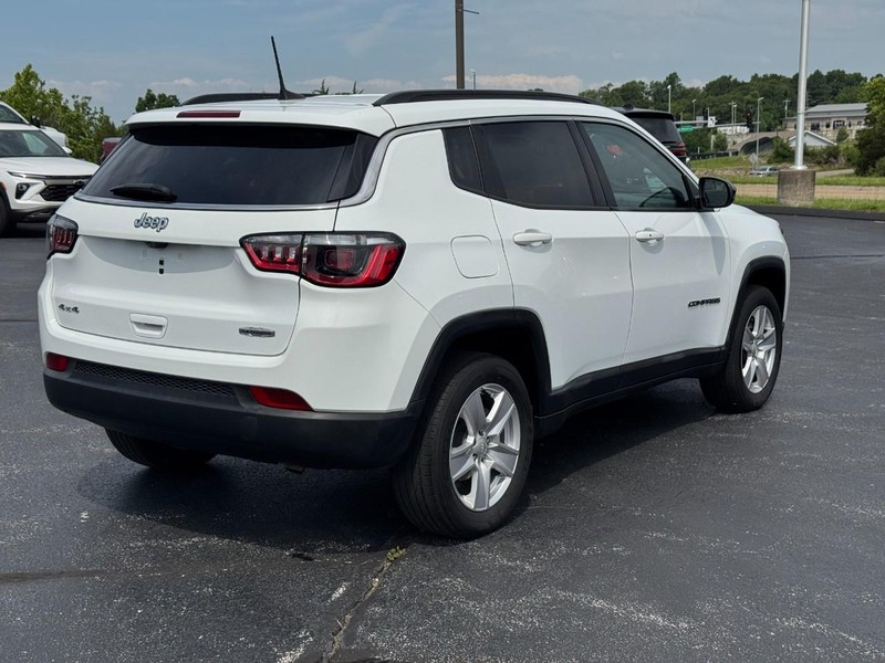 Jeep Compass Vehicle Full-screen Gallery Image 03