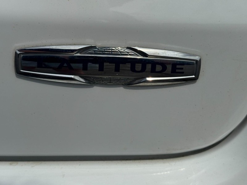 Jeep Compass Vehicle Full-screen Gallery Image 04