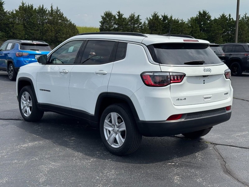 Jeep Compass Vehicle Full-screen Gallery Image 07