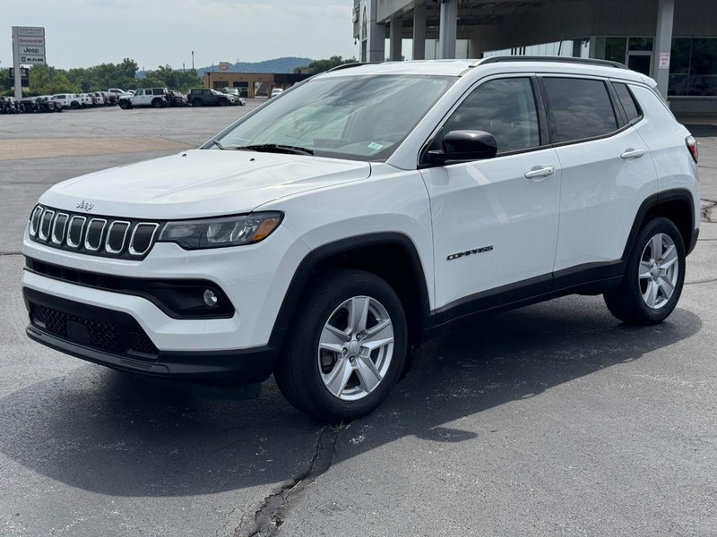 Jeep Compass Vehicle Full-screen Gallery Image 09