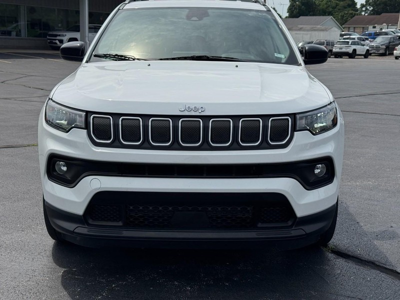 Jeep Compass Vehicle Full-screen Gallery Image 10