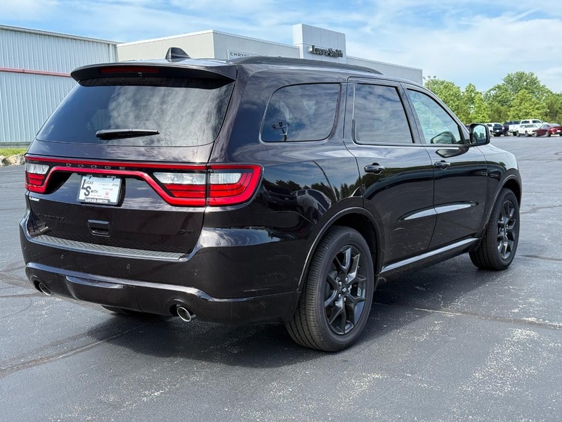 Dodge Durango Vehicle Full-screen Gallery Image 3
