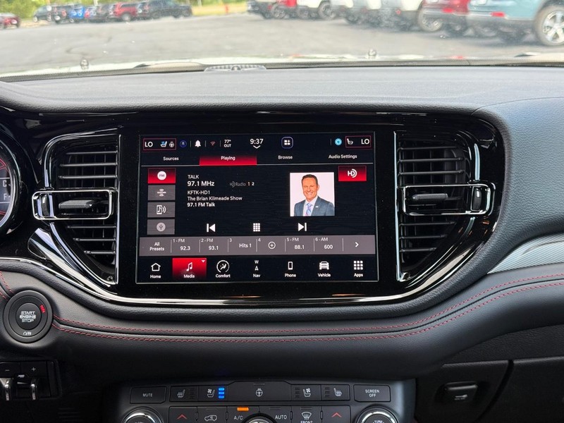 Dodge Durango Vehicle Full-screen Gallery Image 11