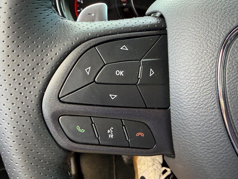 Dodge Durango Vehicle Full-screen Gallery Image 16