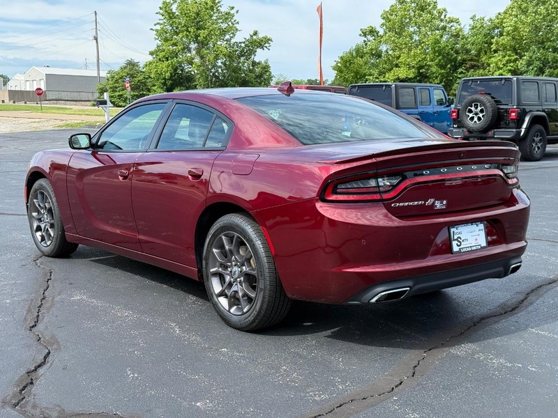 Dodge Charger Vehicle Full-screen Gallery Image 6