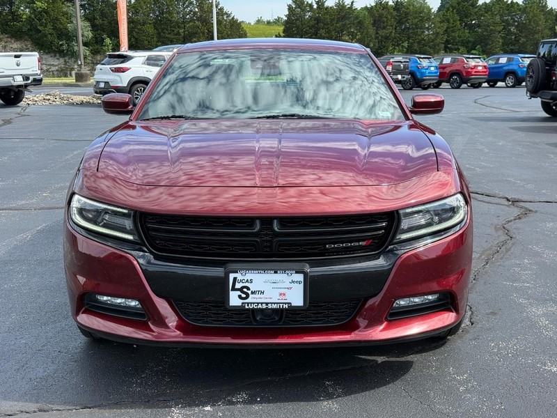 Dodge Charger Vehicle Full-screen Gallery Image 9