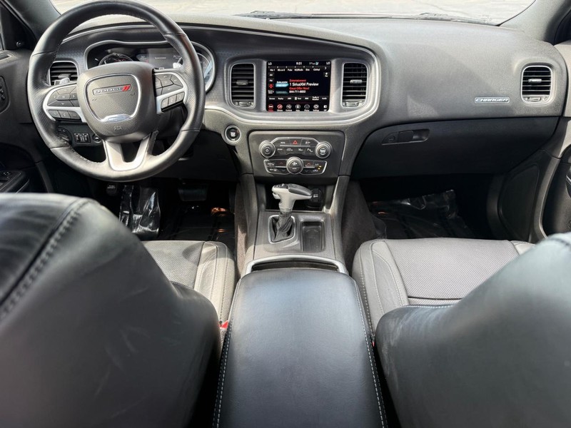 Dodge Charger Vehicle Full-screen Gallery Image 11