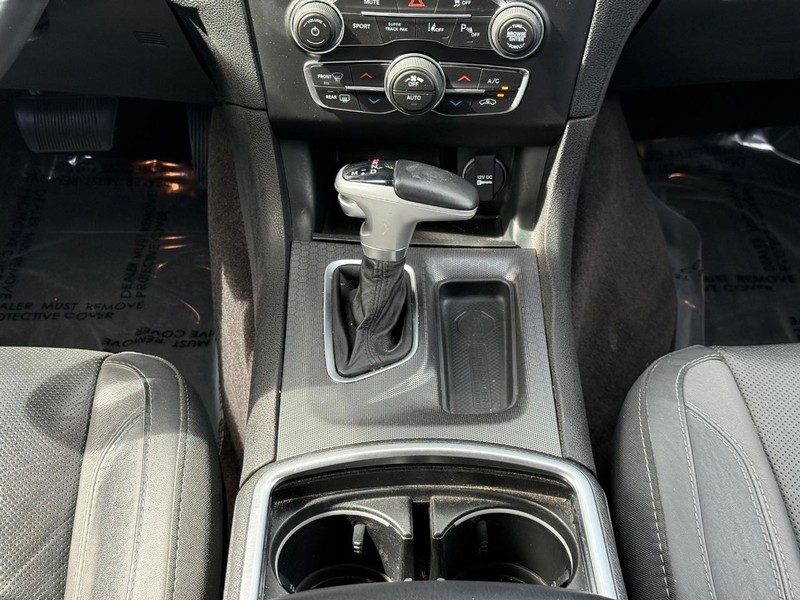 Dodge Charger Vehicle Full-screen Gallery Image 14