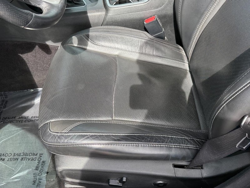 Dodge Charger Vehicle Full-screen Gallery Image 17