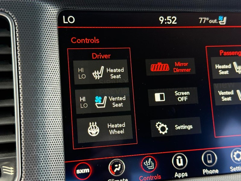 Dodge Charger Vehicle Full-screen Gallery Image 23