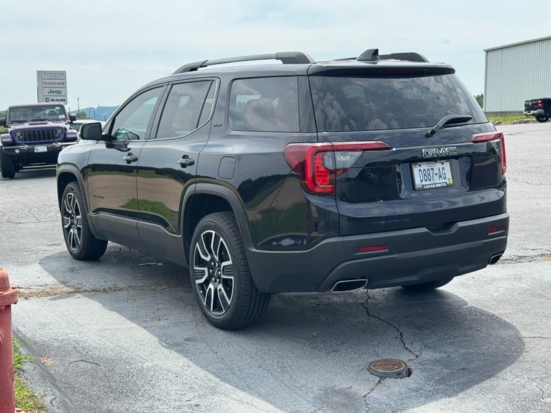GMC Acadia Vehicle Full-screen Gallery Image 07