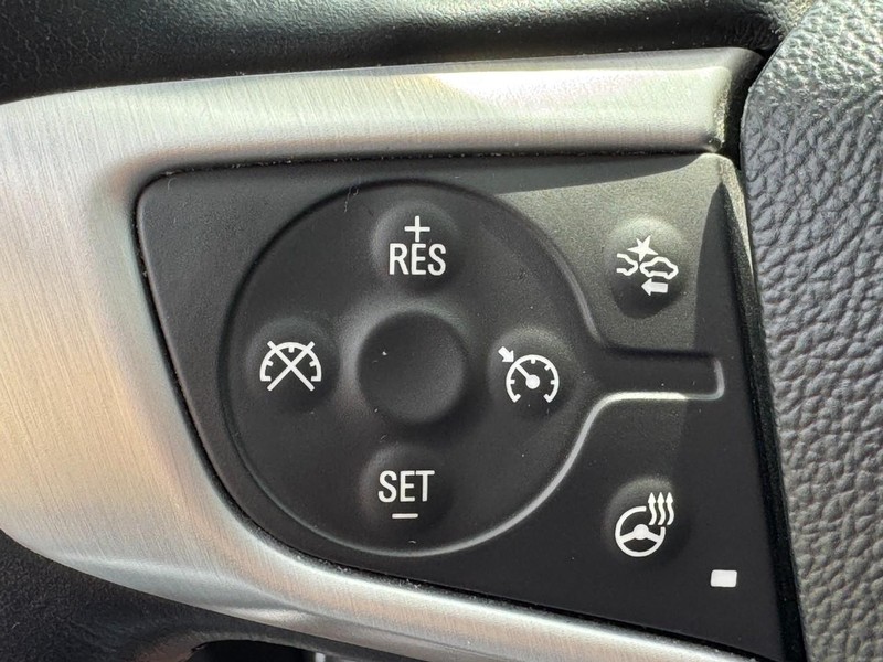 GMC Acadia Vehicle Full-screen Gallery Image 20