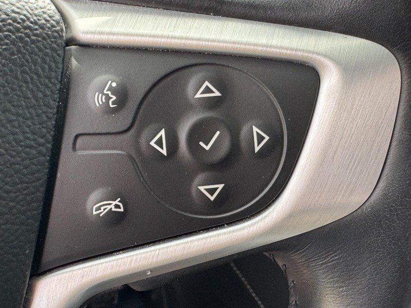 GMC Acadia Vehicle Full-screen Gallery Image 21
