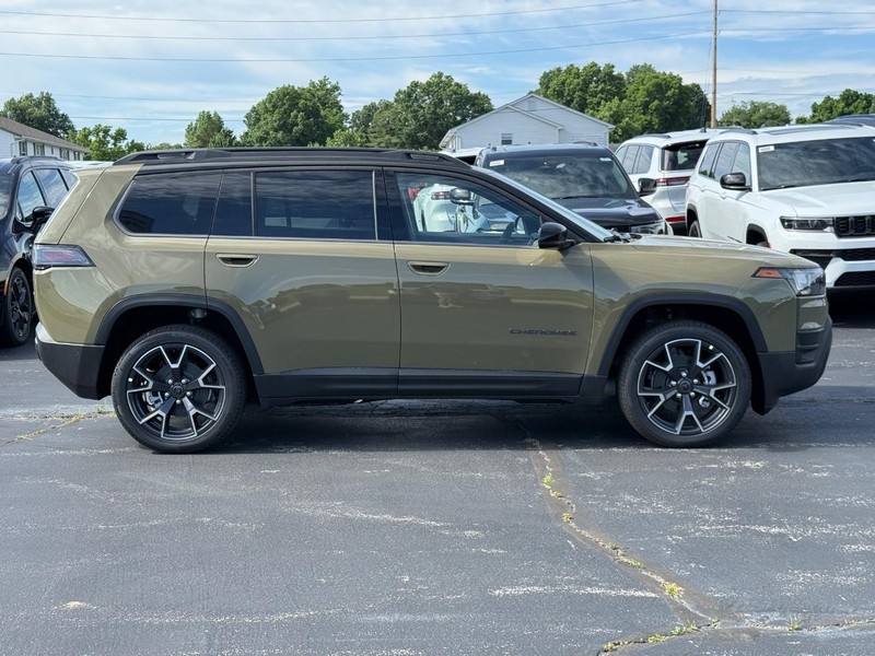 Jeep Cherokee Vehicle Full-screen Gallery Image 2